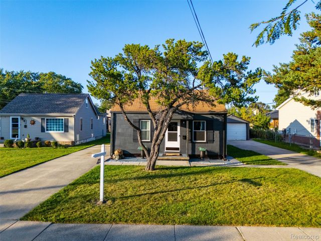 22421 Maple Street, St. Clair Shores, MI 48081