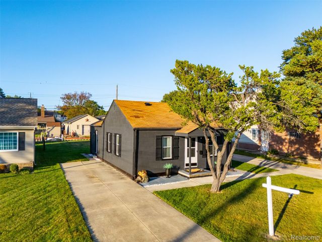 22421 Maple Street, St. Clair Shores, MI 48081