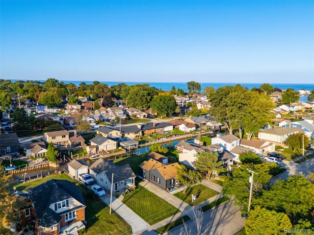 22421 Maple Street, St. Clair Shores, MI 48081