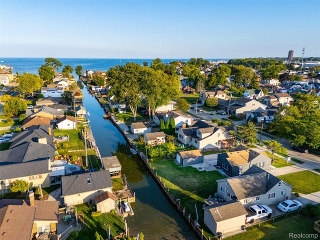 22421 Maple Street, St. Clair Shores, MI 48081