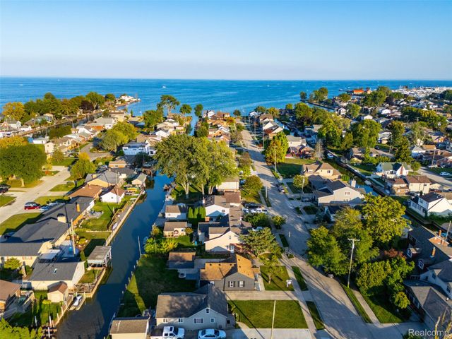 22421 Maple Street, St. Clair Shores, MI 48081