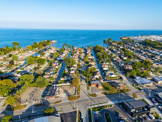 22421 Maple Street, St. Clair Shores, MI 48081