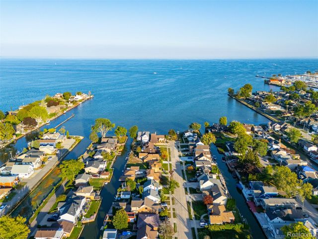 22421 Maple Street, St. Clair Shores, MI 48081