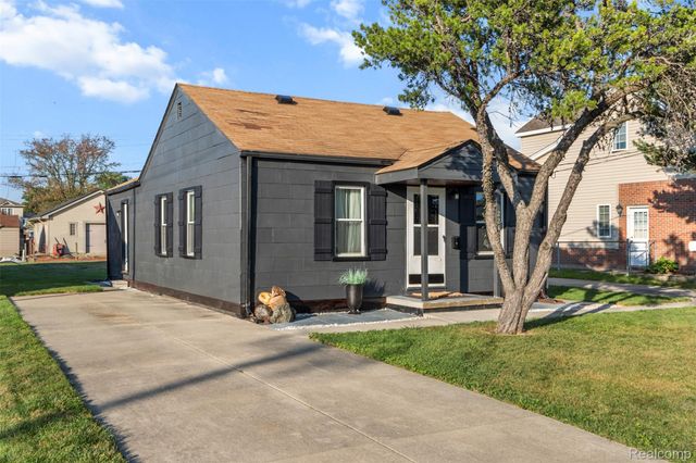 22421 Maple Street, St. Clair Shores, MI 48081