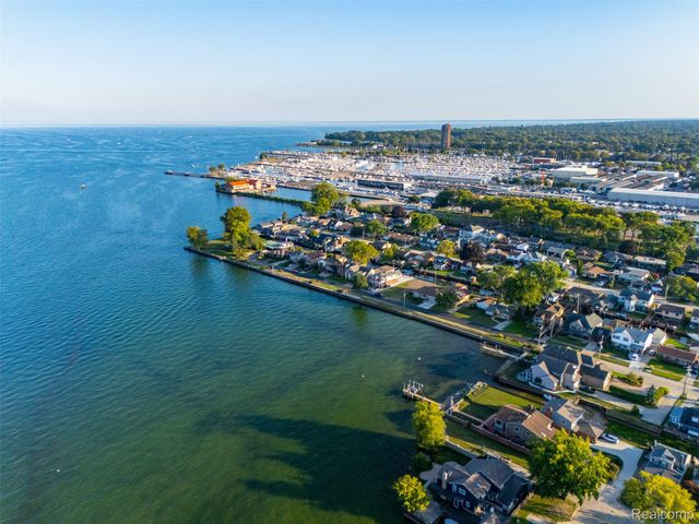 22421 Maple Street, St. Clair Shores, MI 48081