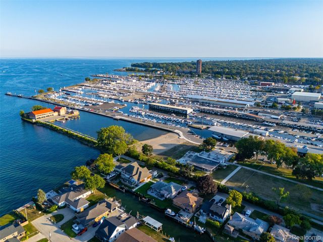 22421 Maple Street, St. Clair Shores, MI 48081