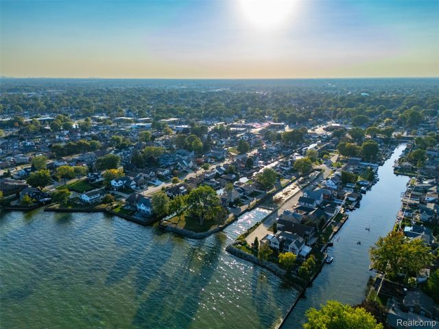 22421 Maple Street, St. Clair Shores, MI 48081