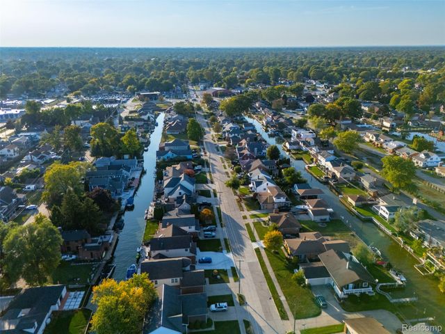 22421 Maple Street, St. Clair Shores, MI 48081