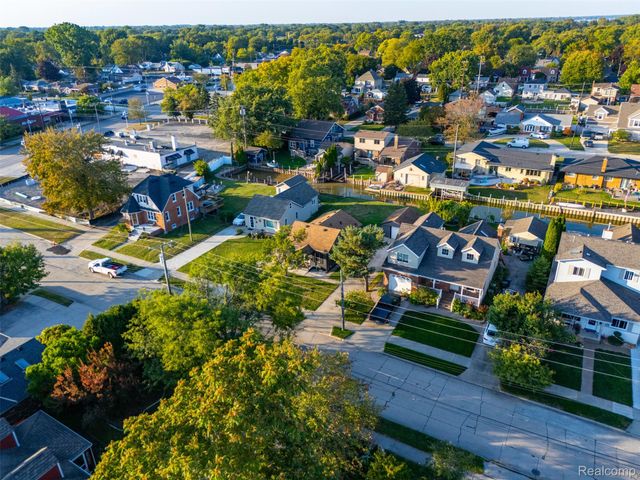 22421 Maple Street, St. Clair Shores, MI 48081