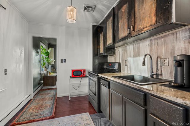 22421 Maple Street, St. Clair Shores, MI 48081