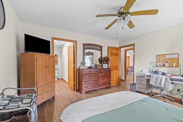 1205 Huron WAY, Hartford, WI 53027