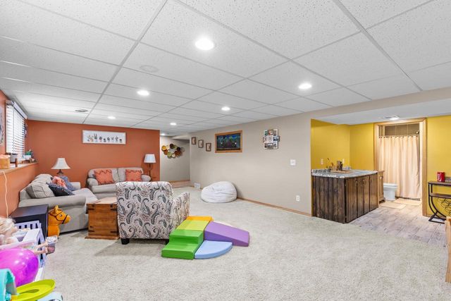 1205 Huron WAY, Hartford, WI 53027