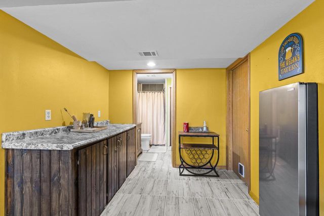 1205 Huron WAY, Hartford, WI 53027