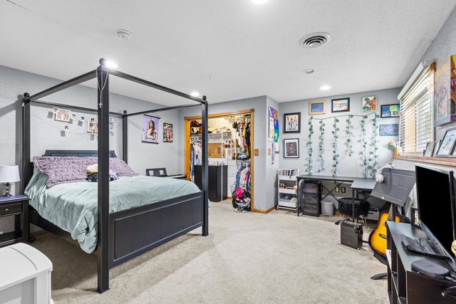 1205 Huron WAY, Hartford, WI 53027