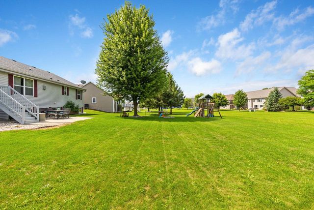 1205 Huron WAY, Hartford, WI 53027
