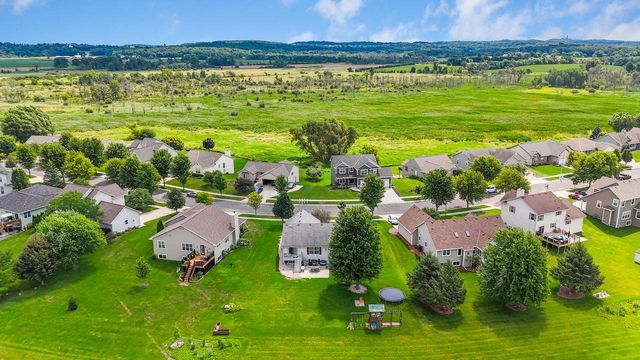 1205 Huron WAY, Hartford, WI 53027