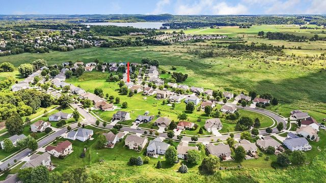 1205 Huron WAY, Hartford, WI 53027