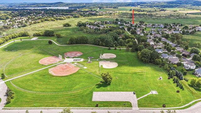 1205 Huron WAY, Hartford, WI 53027