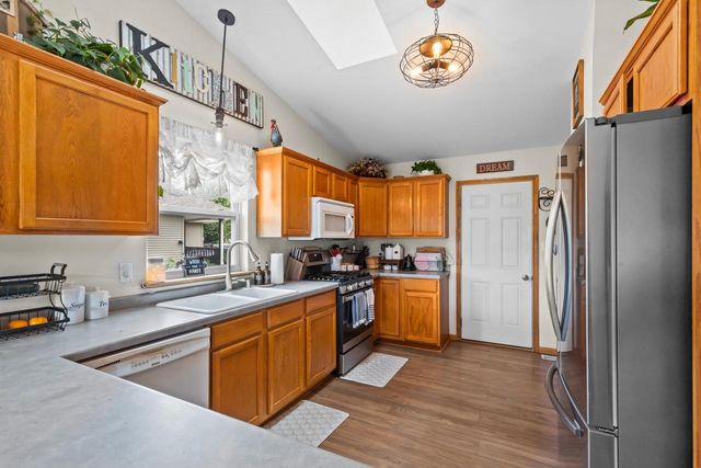 1205 Huron WAY, Hartford, WI 53027