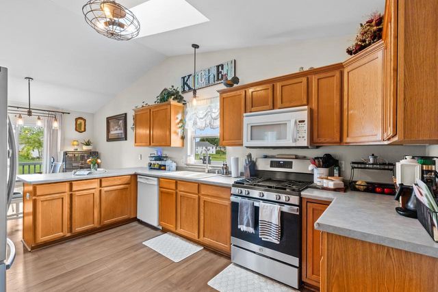 1205 Huron WAY, Hartford, WI 53027