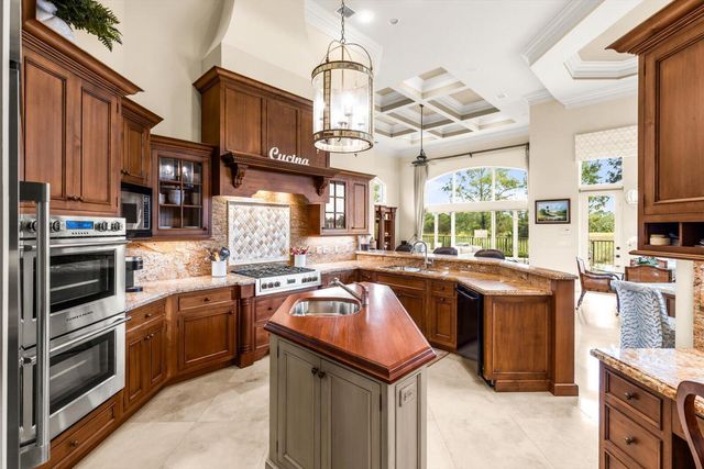 124 SE Rio Casarano, Port St Lucie, FL 34984