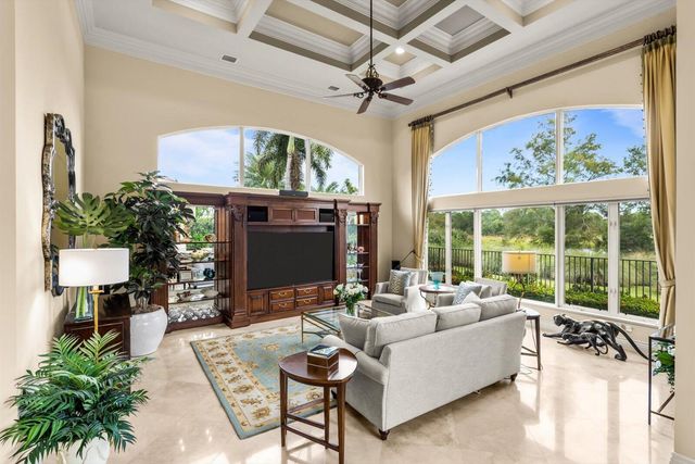 124 SE Rio Casarano, Port St Lucie, FL 34984