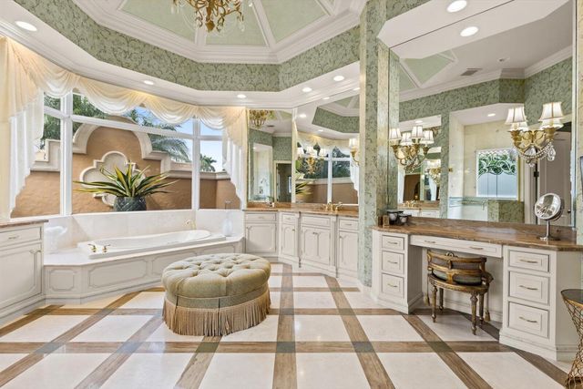 124 SE Rio Casarano, Port St Lucie, FL 34984