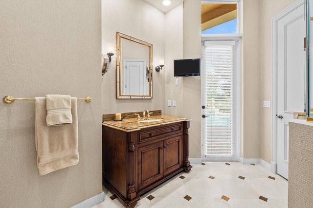 124 SE Rio Casarano, Port St Lucie, FL 34984