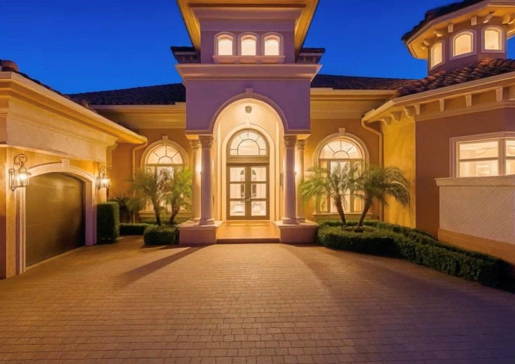 124 SE Rio Casarano, Port St Lucie, FL 34984