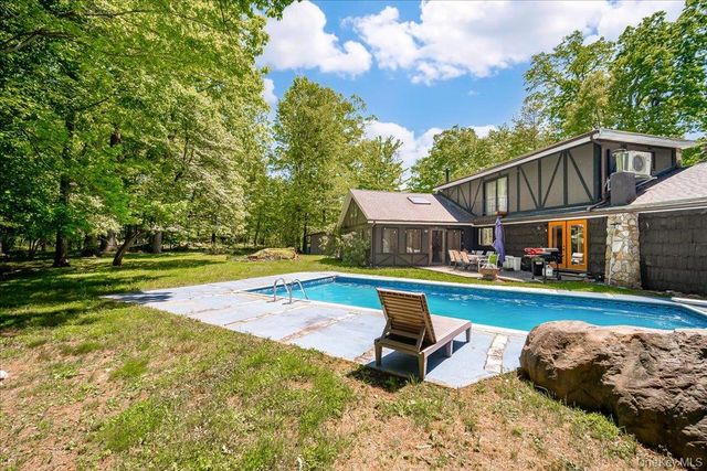 31 Dogwood Hills Road, Newburgh, NY 12550