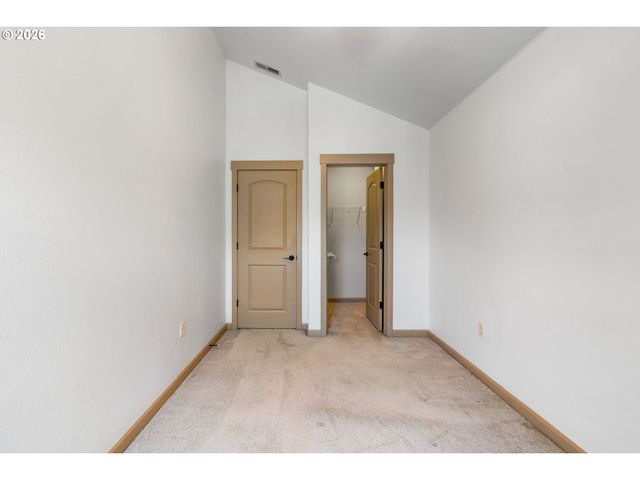 1922 Ne 49TH Way, Hillsboro, OR 97124