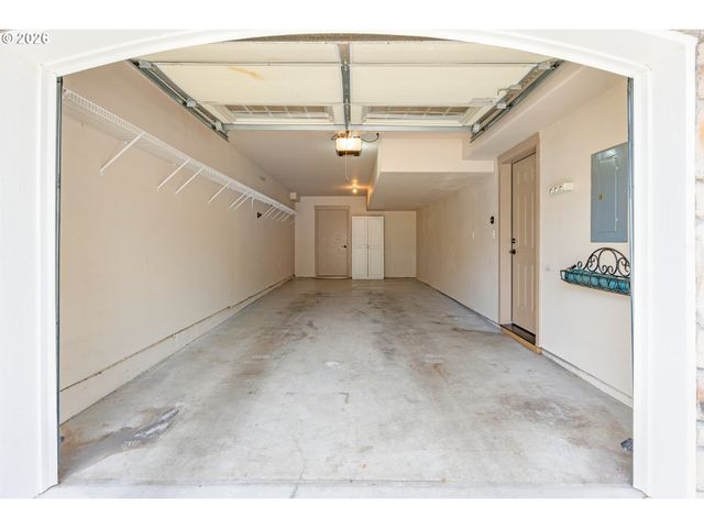 1922 Ne 49TH Way, Hillsboro, OR 97124