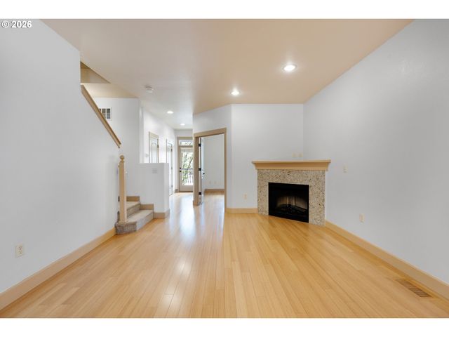 1922 Ne 49TH Way, Hillsboro, OR 97124