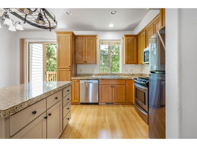 1922 Ne 49TH Way, Hillsboro, OR 97124