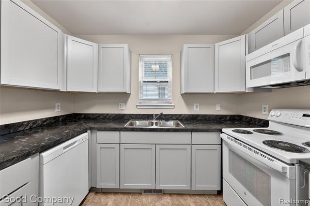 2470 Andrus Street, Hamtramck, MI 48212