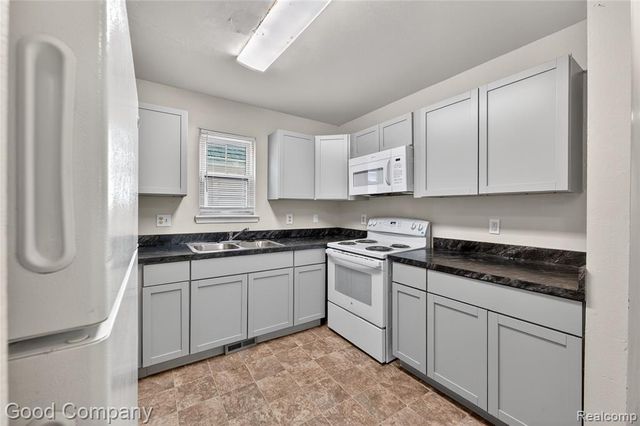 2470 Andrus Street, Hamtramck, MI 48212