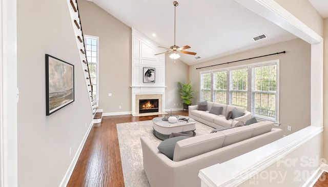 11027 Knight Castle Drive, Charlotte, NC 28277