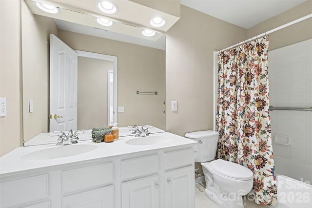 11027 Knight Castle Drive, Charlotte, NC 28277