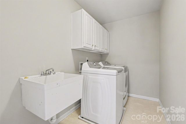 11027 Knight Castle Drive, Charlotte, NC 28277