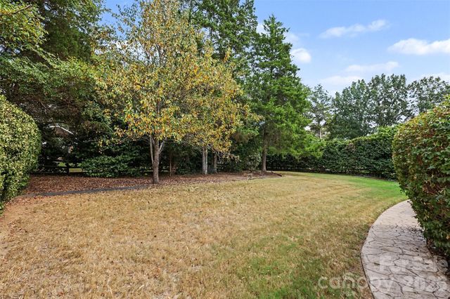 11027 Knight Castle Drive, Charlotte, NC 28277
