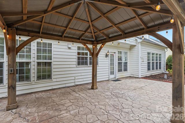11027 Knight Castle Drive, Charlotte, NC 28277