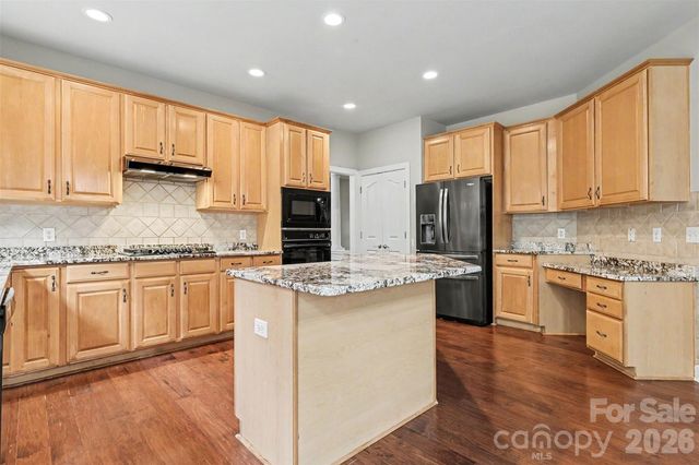 11027 Knight Castle Drive, Charlotte, NC 28277
