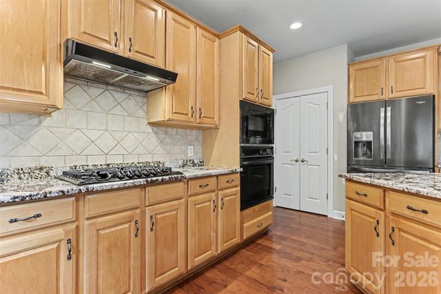 11027 Knight Castle Drive, Charlotte, NC 28277