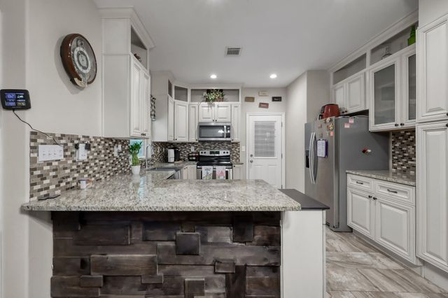 27 Lakewood, Trinity, TX 75862