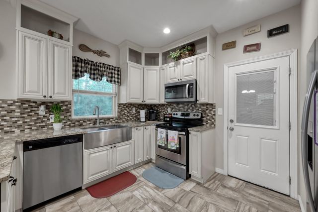 27 Lakewood, Trinity, TX 75862