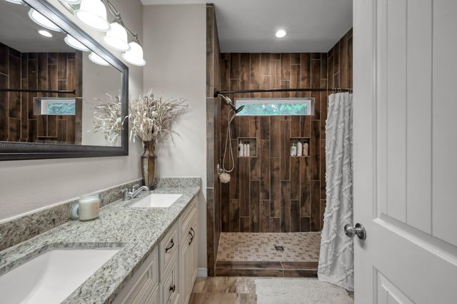 27 Lakewood, Trinity, TX 75862
