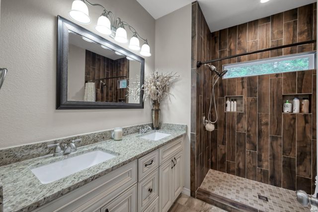 27 Lakewood, Trinity, TX 75862