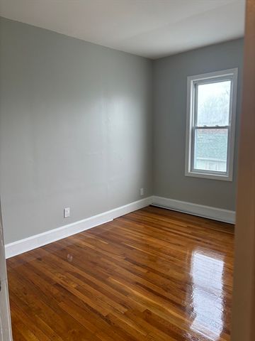 63 Callender St 3R, Boston, MA 02124