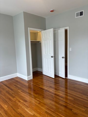 63 Callender St 3R, Boston, MA 02124