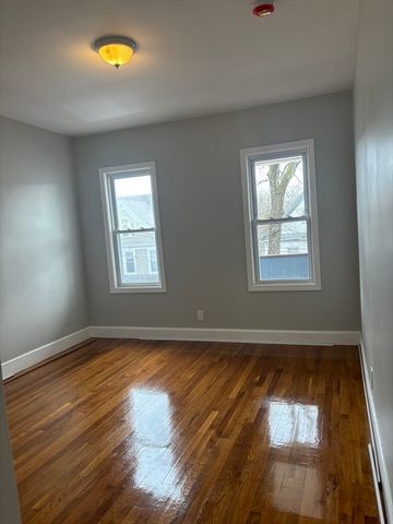 63 Callender St 3R, Boston, MA 02124